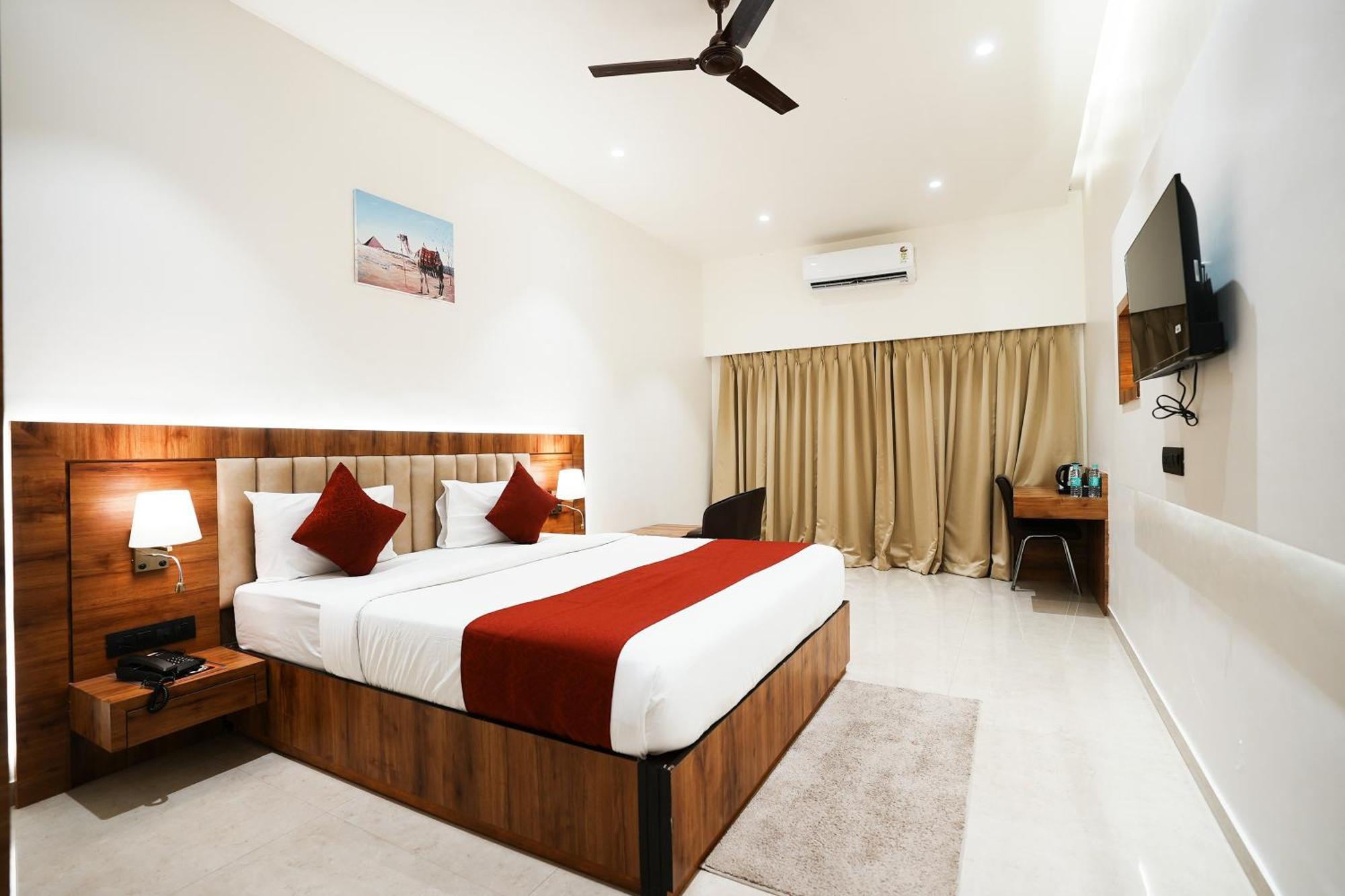 Madhav Residency Hotel & Banquet, Kalyan, Mumbai Exterior foto
