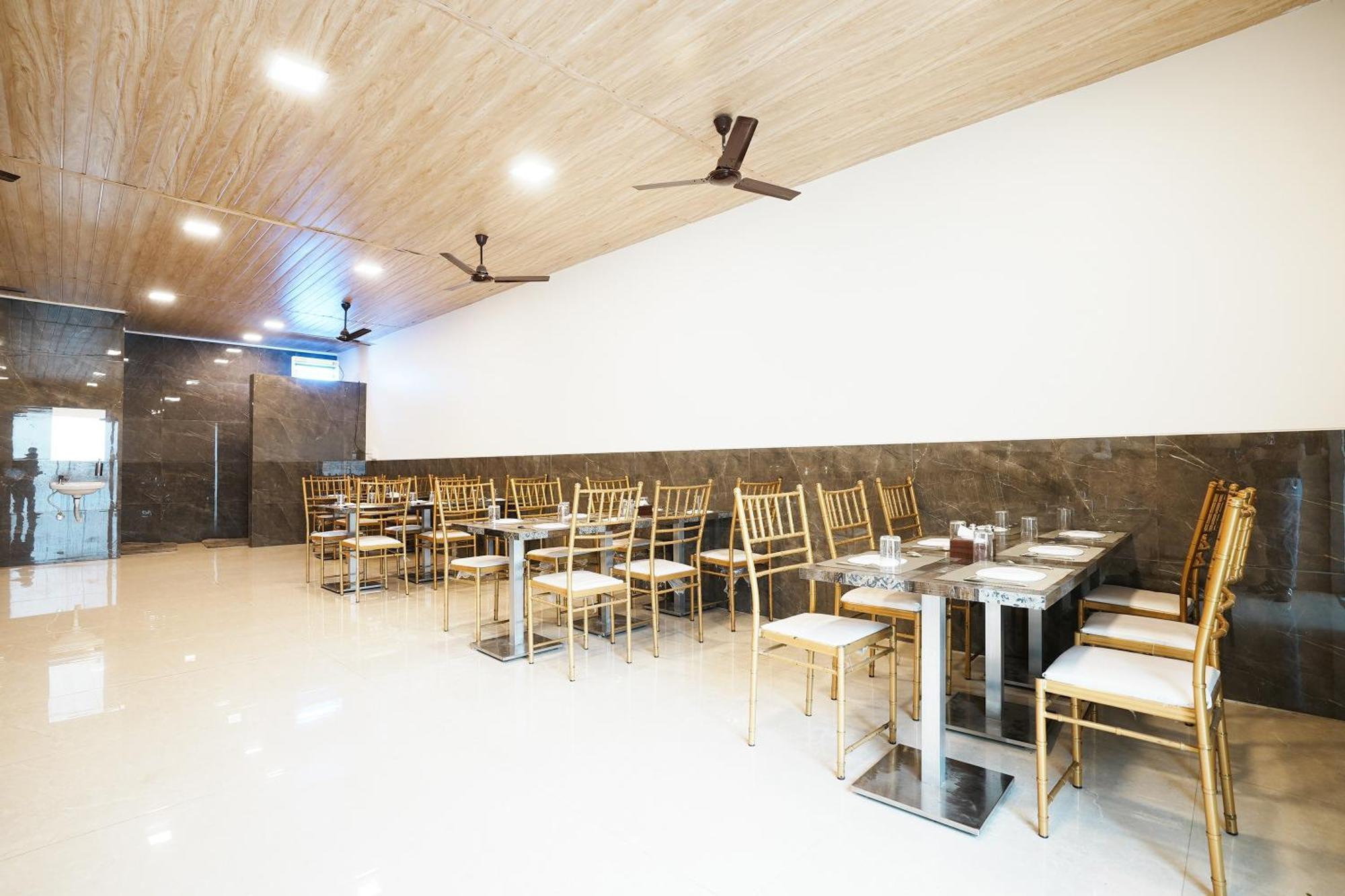 Madhav Residency Hotel & Banquet, Kalyan, Mumbai Exterior foto