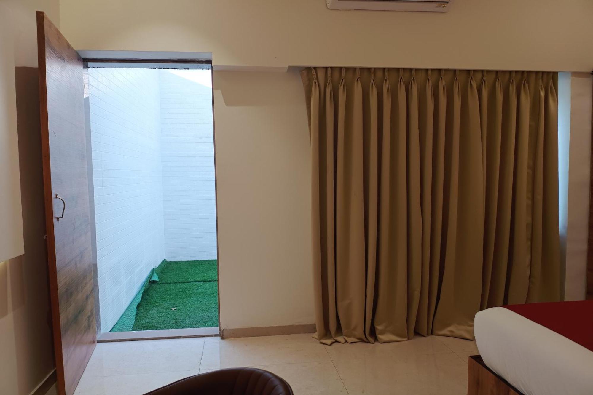 Madhav Residency Hotel & Banquet, Kalyan, Mumbai Exterior foto