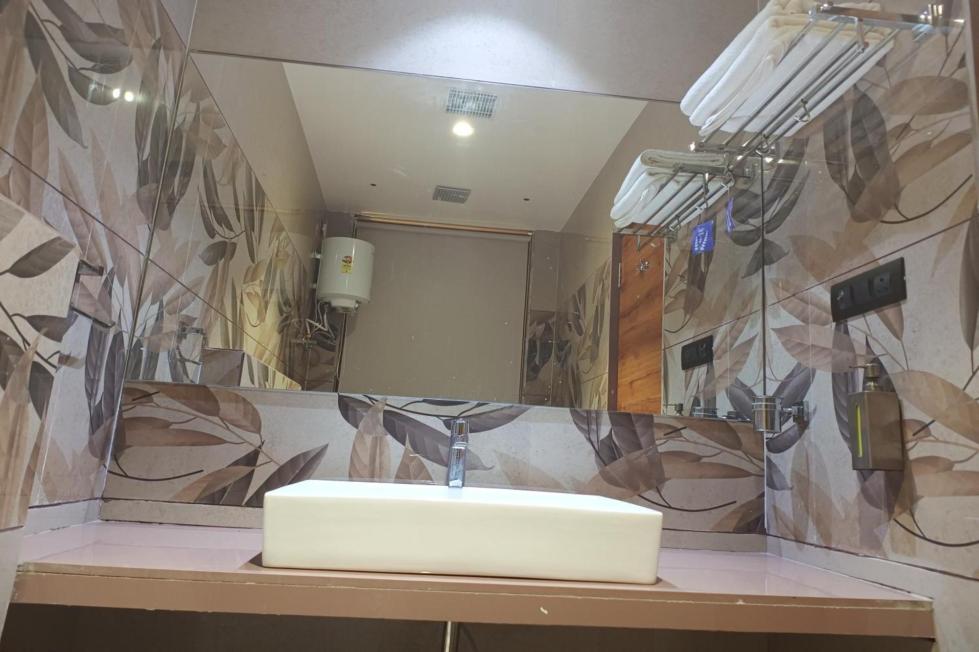 Madhav Residency Hotel & Banquet, Kalyan, Mumbai Exterior foto